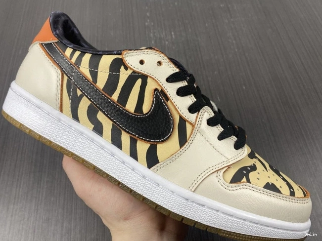 Bmlin Shoes OG Year the Tiger Jordan Low 1 of Air DH6932-100 0811